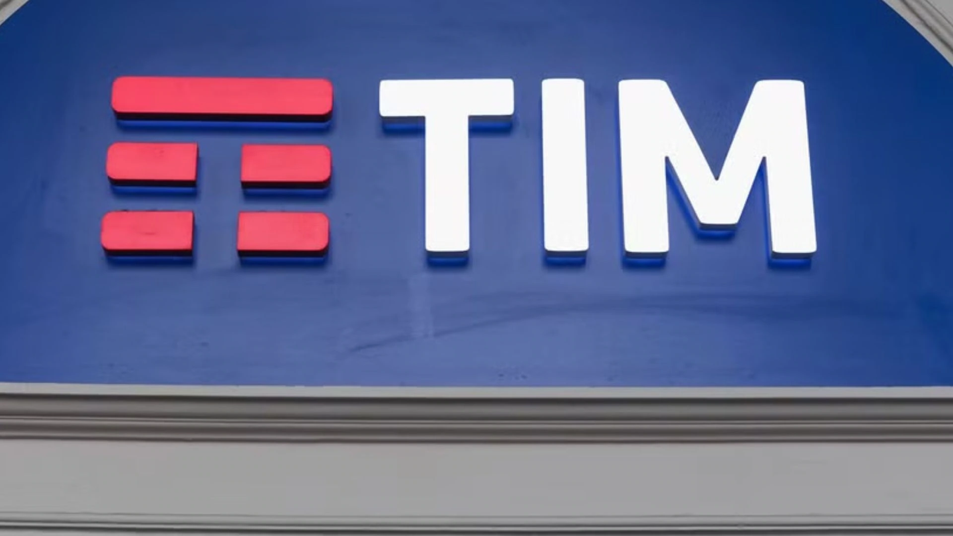 TIM Cross Gold: 250 Giga in 5G a meno di 8 euro al mese