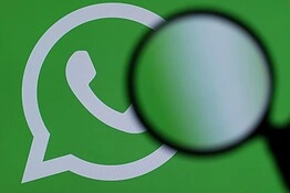 WhatsApp, la catena sull’AI che spia le chat è una bufala