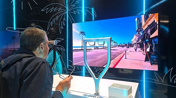 Samsung Display svela il microdisplay OLED da 40.000 nit per la realtà aumentata Samsung Display svela il microdisplay OLED da 40.000 nit per la realtà aumentata