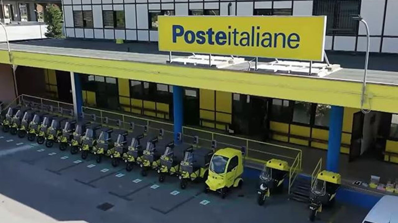 Truffe online, la nuova campagna a nome di Poste Italiane salva gli utenti