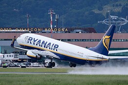 Ryanair sotto indagine nel Regno Unito per i costi del posto famiglia