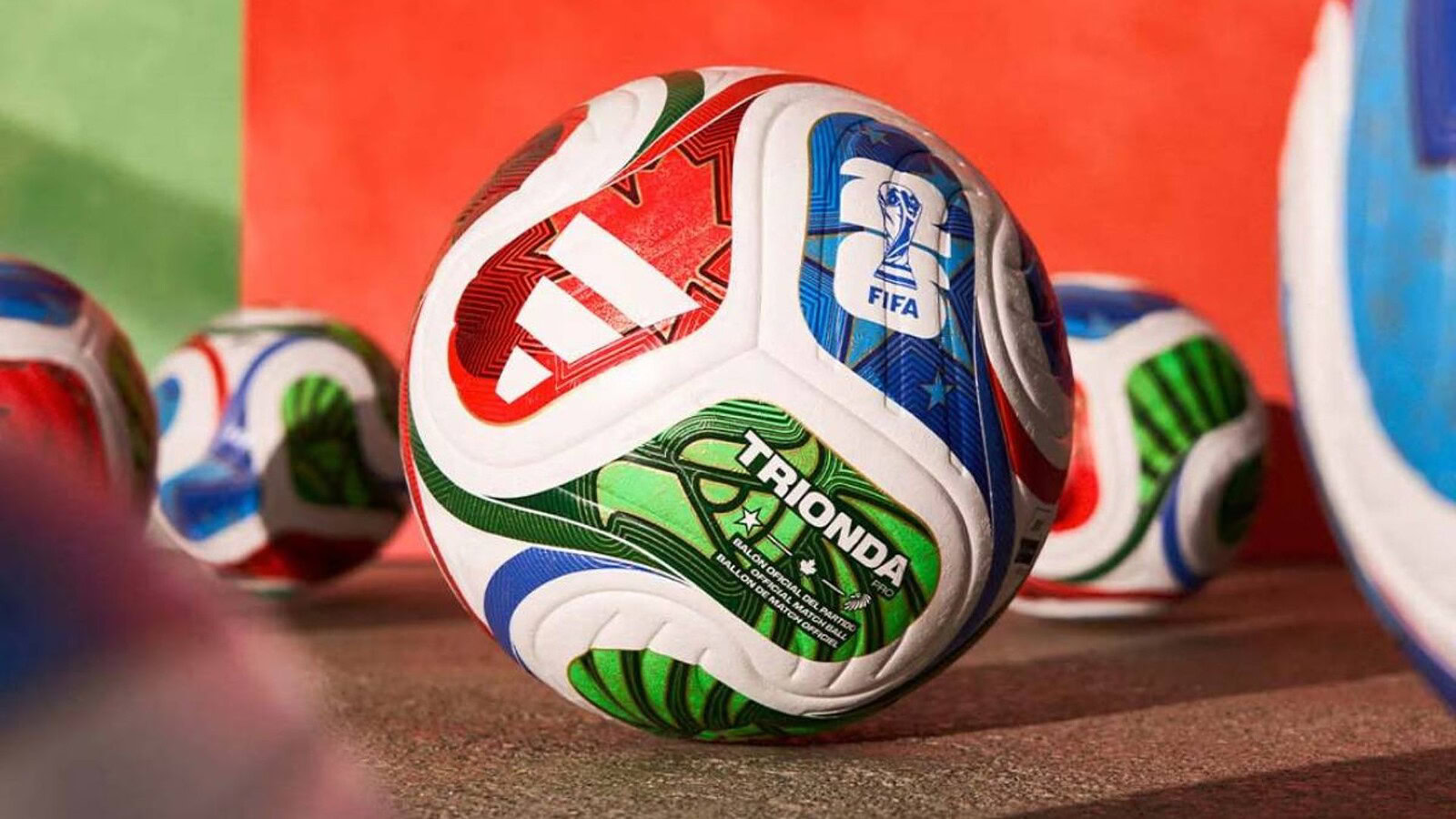 Mondiali 2026, le novità tech: Referee View, pallone connesso e VAR