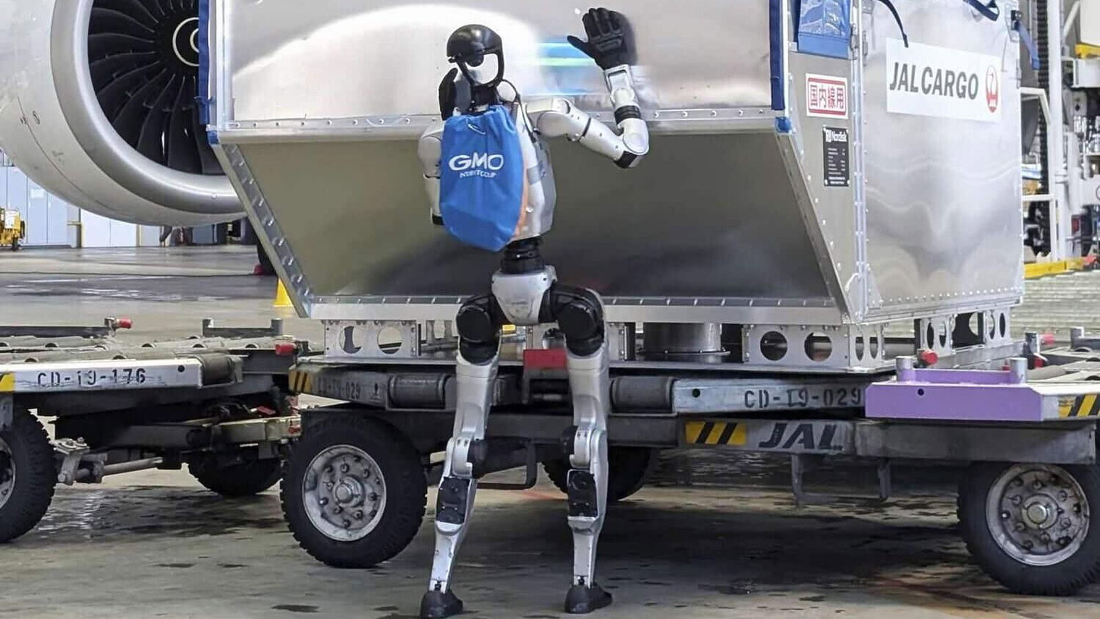 Robot umanoidi in aeroporto: Japan Airlines li schiera a Tokyo