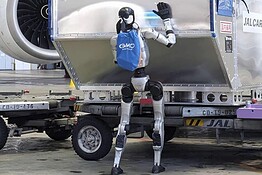 Robot umanoidi in aeroporto: Japan Airlines li schiera a Tokyo