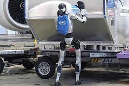 Robot umanoidi in aeroporto: Japan Airlines li schiera a Tokyo