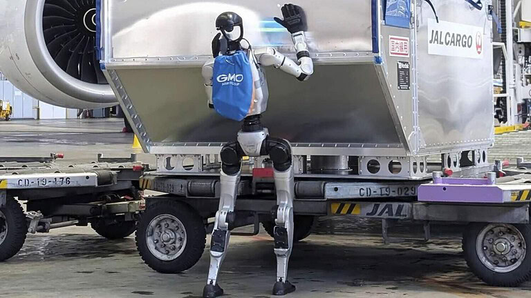 Robot umanoidi in aeroporto: Japan Airlines li schiera a Tokyo