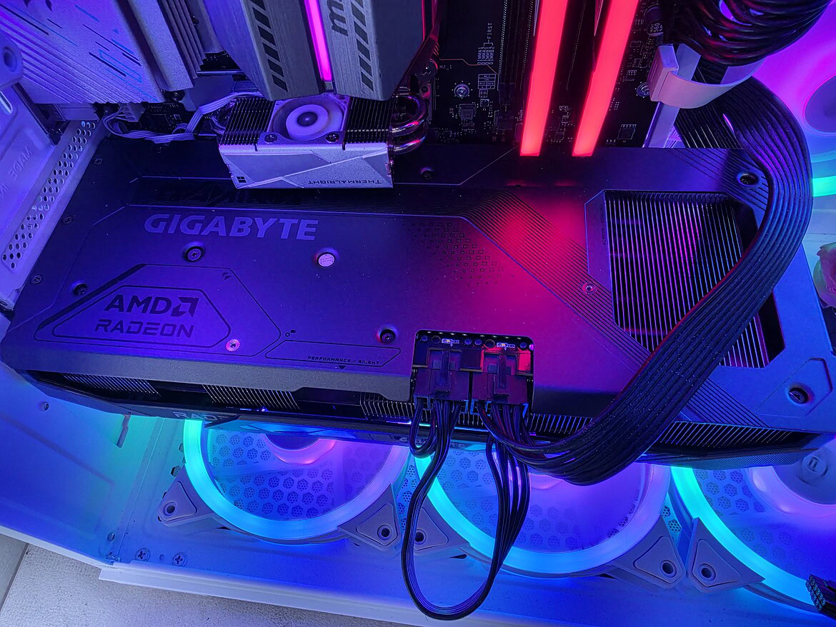 20260605_160411 Gigabyte Radeon RX 9070 - immagine 10