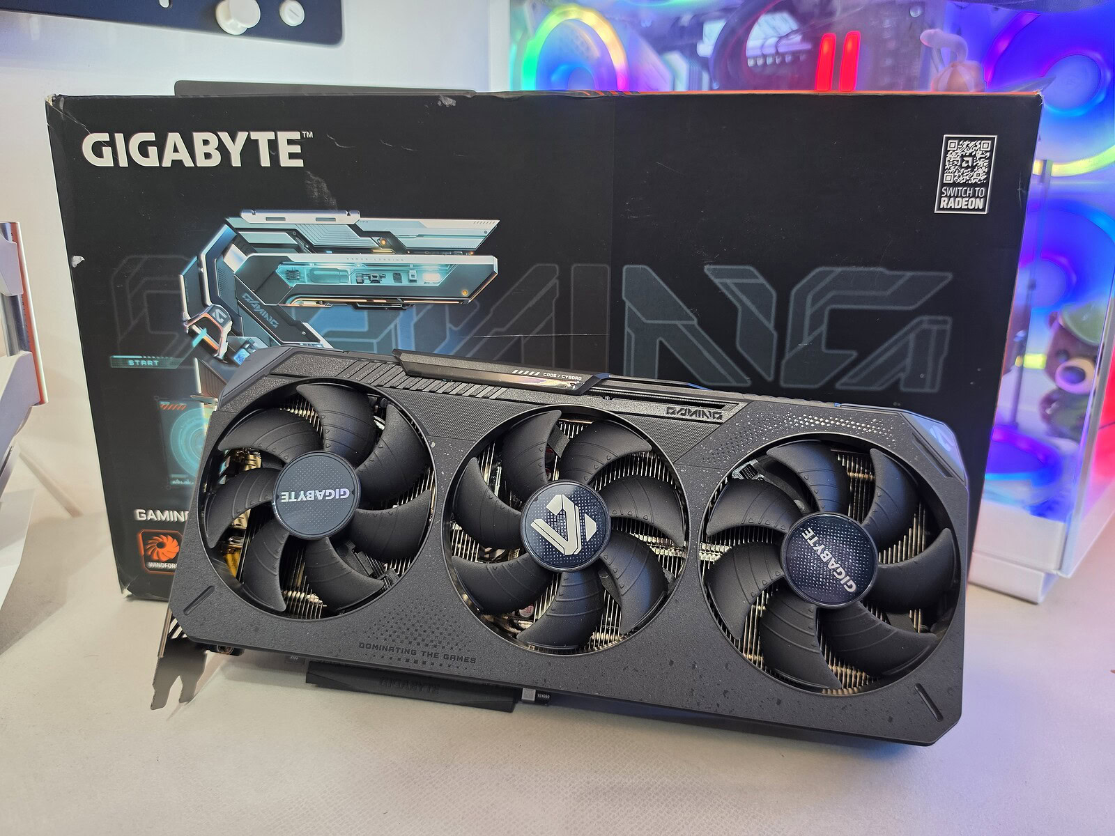 Gigabyte Radeon RX 9070 - immagine 13 Gigabyte Radeon RX 9070 - immagine 13