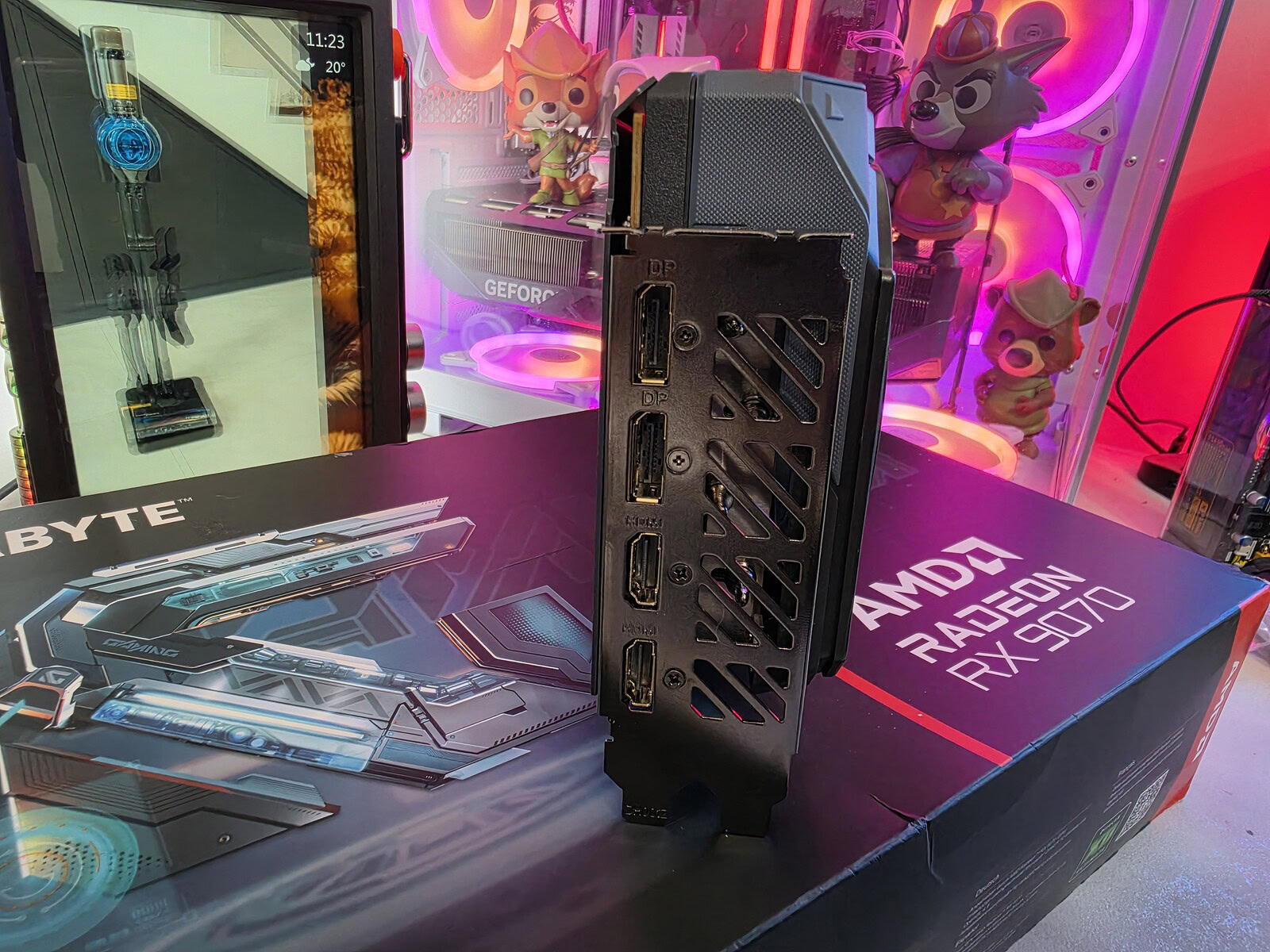 Gigabyte Radeon RX 9070 - immagine 25 Gigabyte Radeon RX 9070 - immagine 25