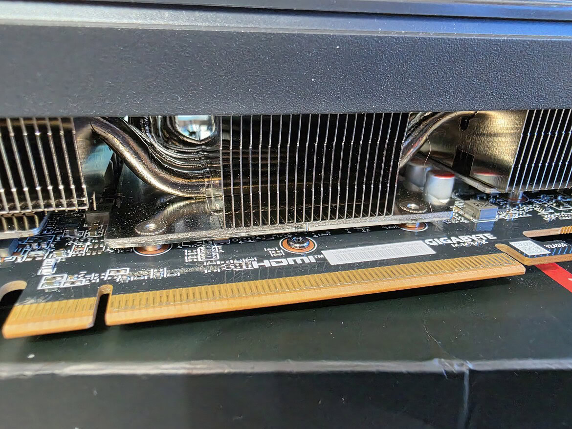20260605_232413 Gigabyte Radeon RX 9070 - immagine 21