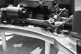 Auto elettriche o ibride dopo il 2035? Lo scontro tra Ford e Volkswagen