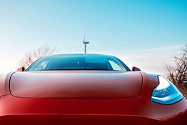 Tesla investe 5 miliardi in Italia e UK: maxi rete di accumulo da 100 GWh