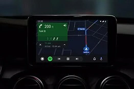 Google Maps su Android Auto cambia: avvisi live con un nuovo look