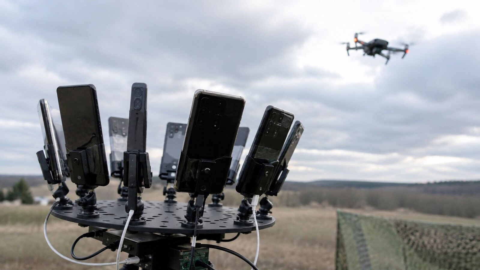 Android: vecchi smartphone usati come radar anti-drone, l'idea dalla Lituania
