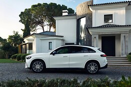 Mercedes-Benz GLC: arrivano due nuove versioni plug-in 250 e e 300 e