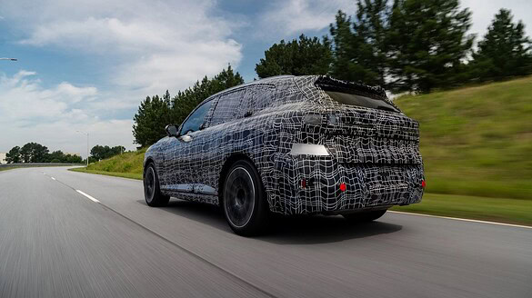 Nuova BMW X5 elettrica è in arrivo: avrà una batteria da 144 kWh