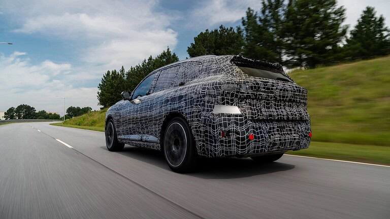 Nuova BMW X5 elettrica è in arrivo: avrà una batteria da 144 kWh