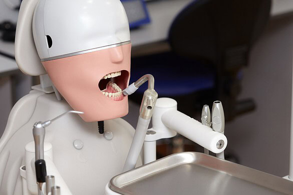 Robot dentista MIR prepara la corona in una sola visita: ecco come