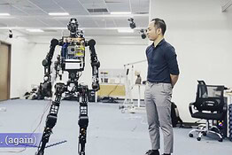 Dyno, il primo robot umanoide vietnamita per casa e città è arrivato