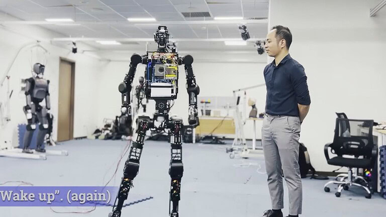 Dyno, il primo robot umanoide vietnamita per casa e città è arrivato