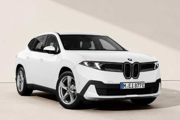 BMW iX3 2026: arriva il Black Package e la nuova versione elettrica