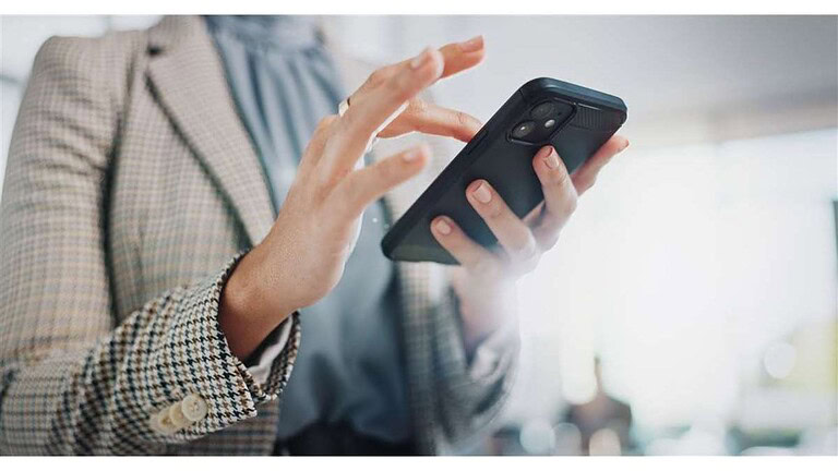 Enel Mobile, il colosso dell'energia sbarca nella telefonia: il nome è ufficiale