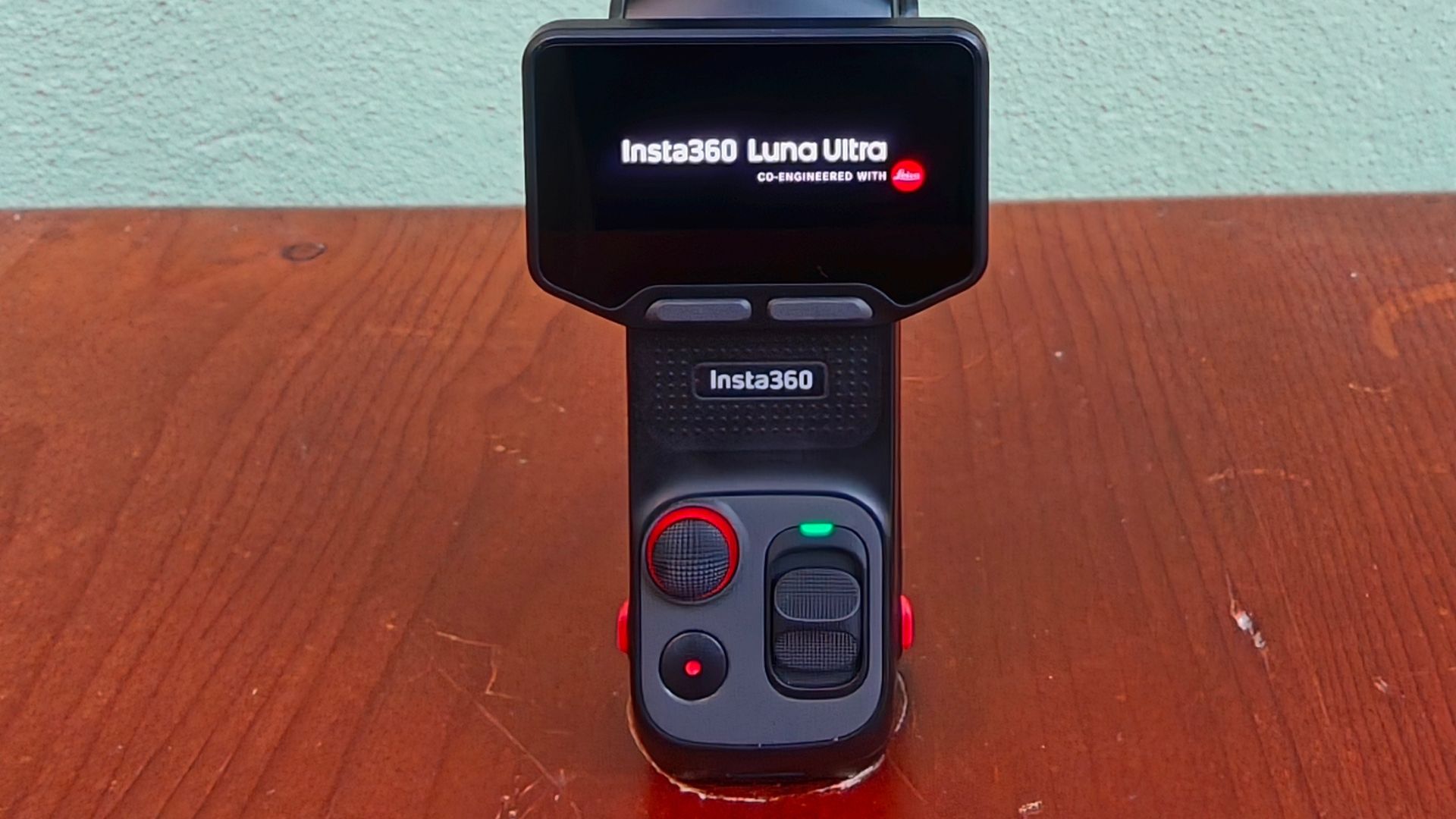 Insta360 Luna Ultra: la nuova pocket camera con gimbal incorporato | RECENSIONE