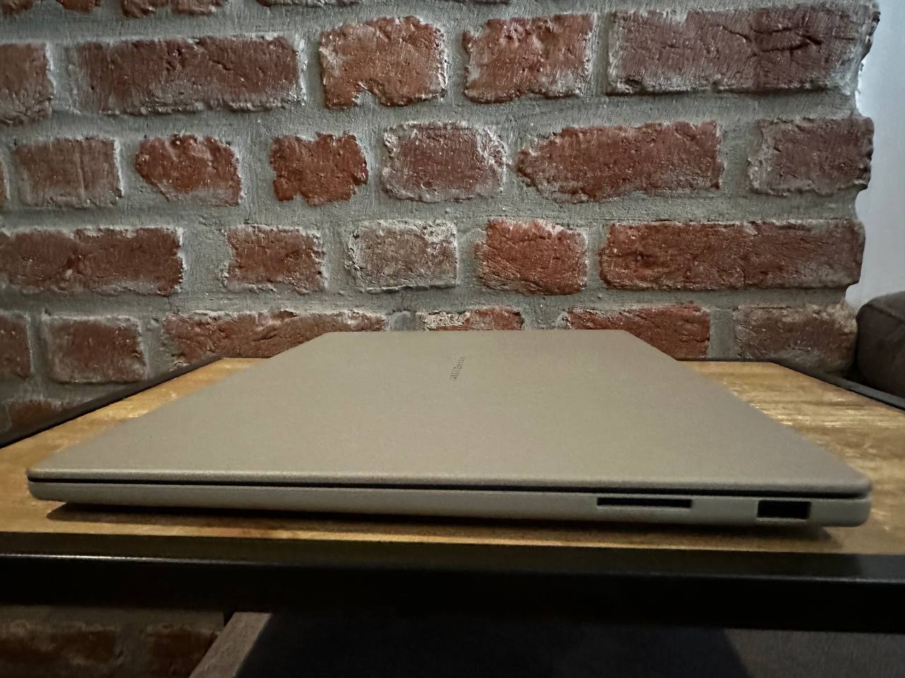 asus - dettaglio asus - dettaglio