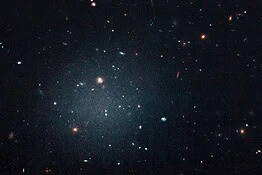 Galassia senza materia oscura: NGC 1052-DF9 sfida la cosmologia