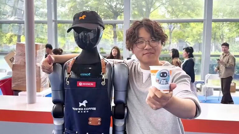 Keenon XMAN-L1, il robot umanoide con cervello da 100 TOPS che ci sostituirà