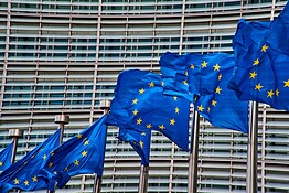 Servizi mobili via satellite, l’UE riassegna la banda 2 GHz dopo il 2027