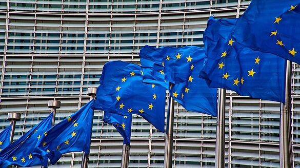 Servizi mobili via satellite, l’UE riassegna la banda 2 GHz dopo il 2027