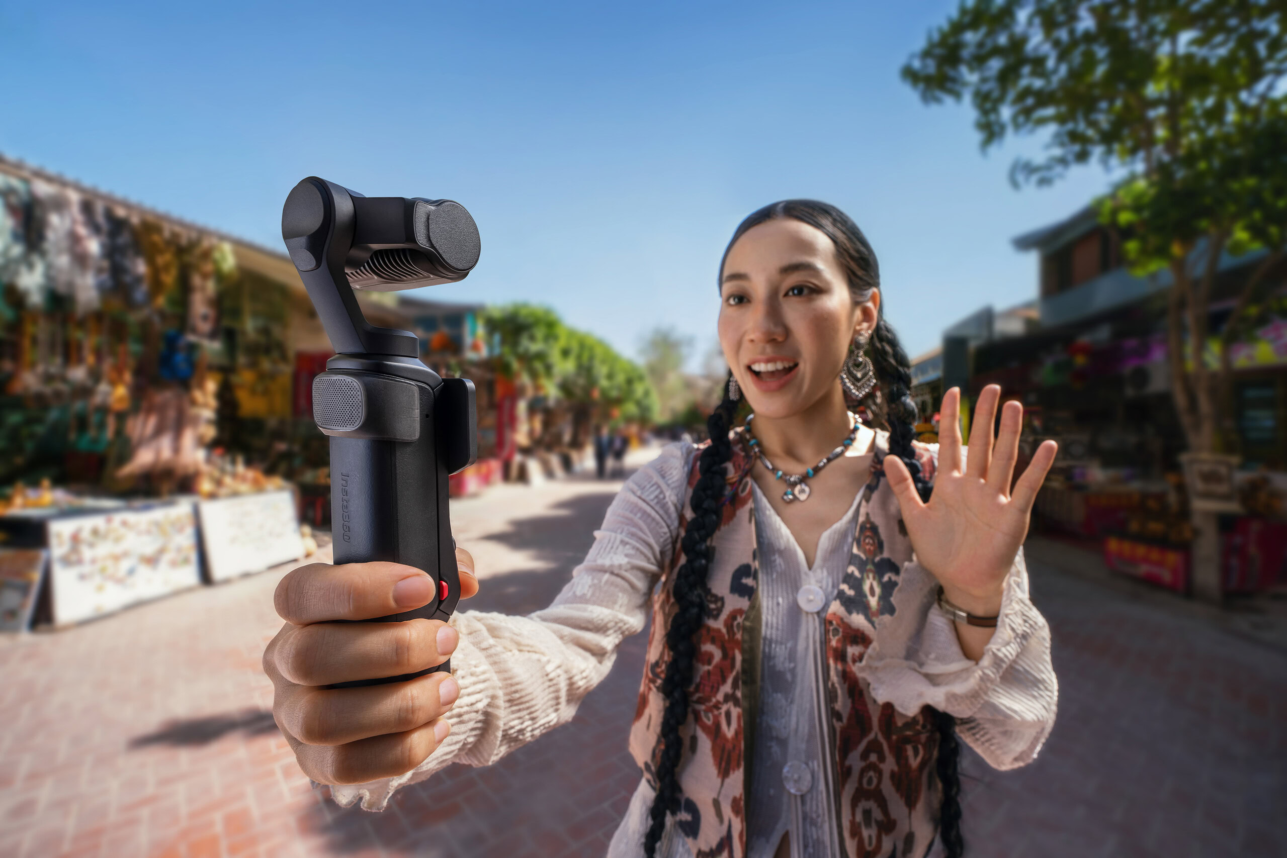 Insta360 Luna Ultra è ufficiale: videocamera gimbal 8K con Leica e funzioni AI avanzate