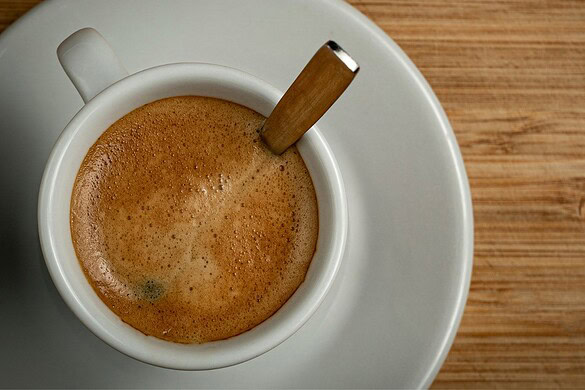 Espresso perfetto senza acqua calda: il metodo a ultrasuoni dell’UNSW