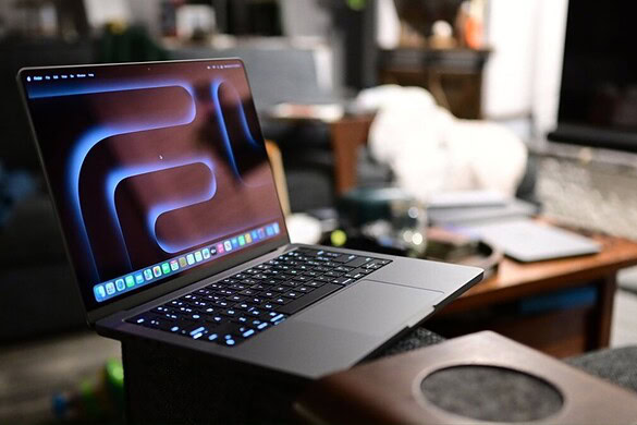 MacBook Pro e iPad Pro, Apple prepara display OLED con colori più puri