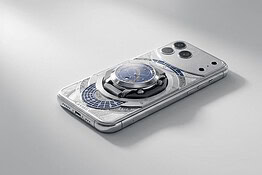 iPhone 17 Pro Max, Caviar lo trasforma in uno scrigno per orologi
