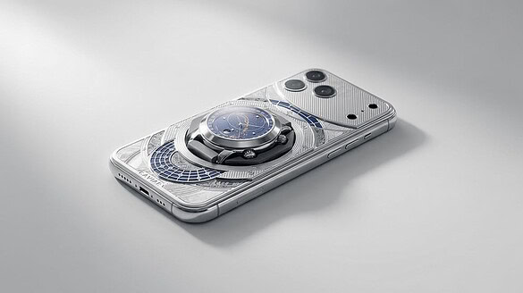 iPhone 17 Pro Max, Caviar lo trasforma in uno scrigno per orologi