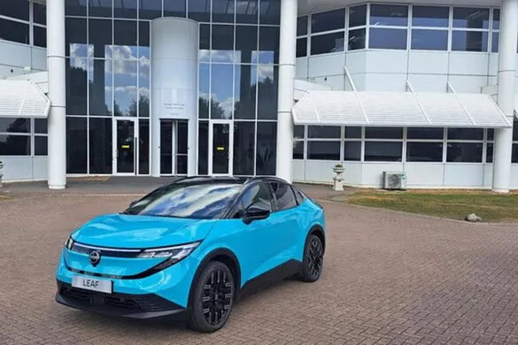 Nissan combina AI e pannelli solari per ricaricare l’auto col sole