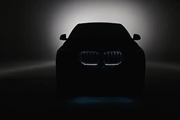 Auto del futuro con la vernice ultra nera: assorbe il 99,9% della luce