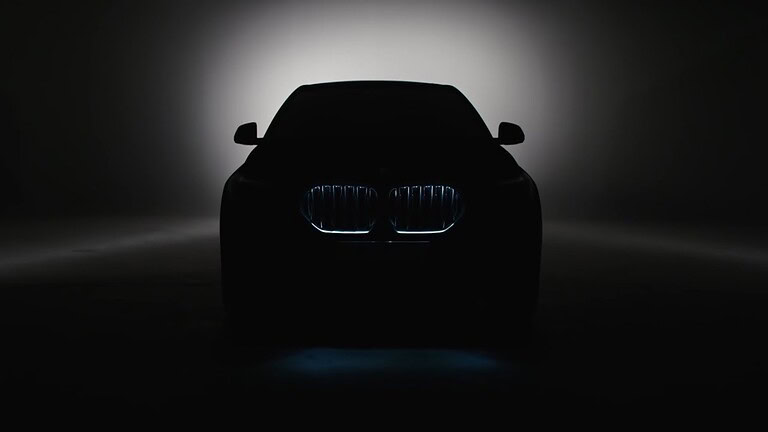 Auto del futuro con la vernice ultra nera: assorbe il 99,9% della luce