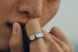 Oura Ring si aggiorna: nuove funzioni per contraccettivi e menopausa