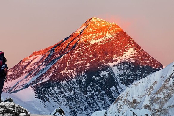 Everest, la verità sull’altezza e i due piedi aggiunti per credibilità