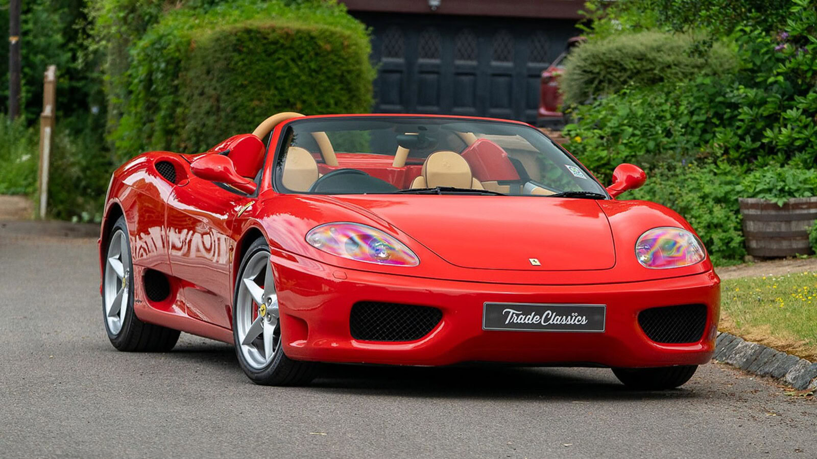Ferrari 360 Spider a 30.000 euro, dietro il prezzo sospetto spunta una replica sequestrata