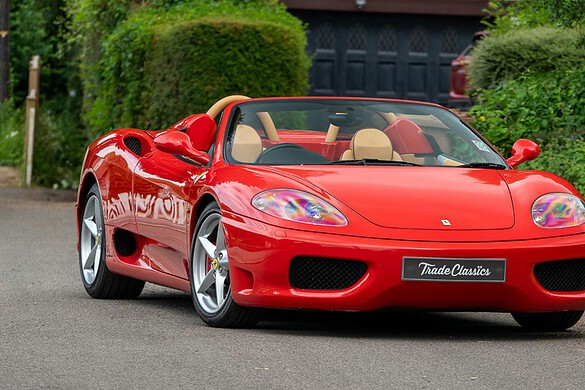 Ferrari 360 Spider a 30.000 euro, dietro il prezzo sospetto spunta una replica sequestrata