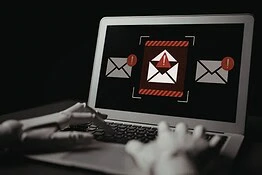 Phishing su iOS e Android: come bloccare i messaggi truffa in pochi passi
