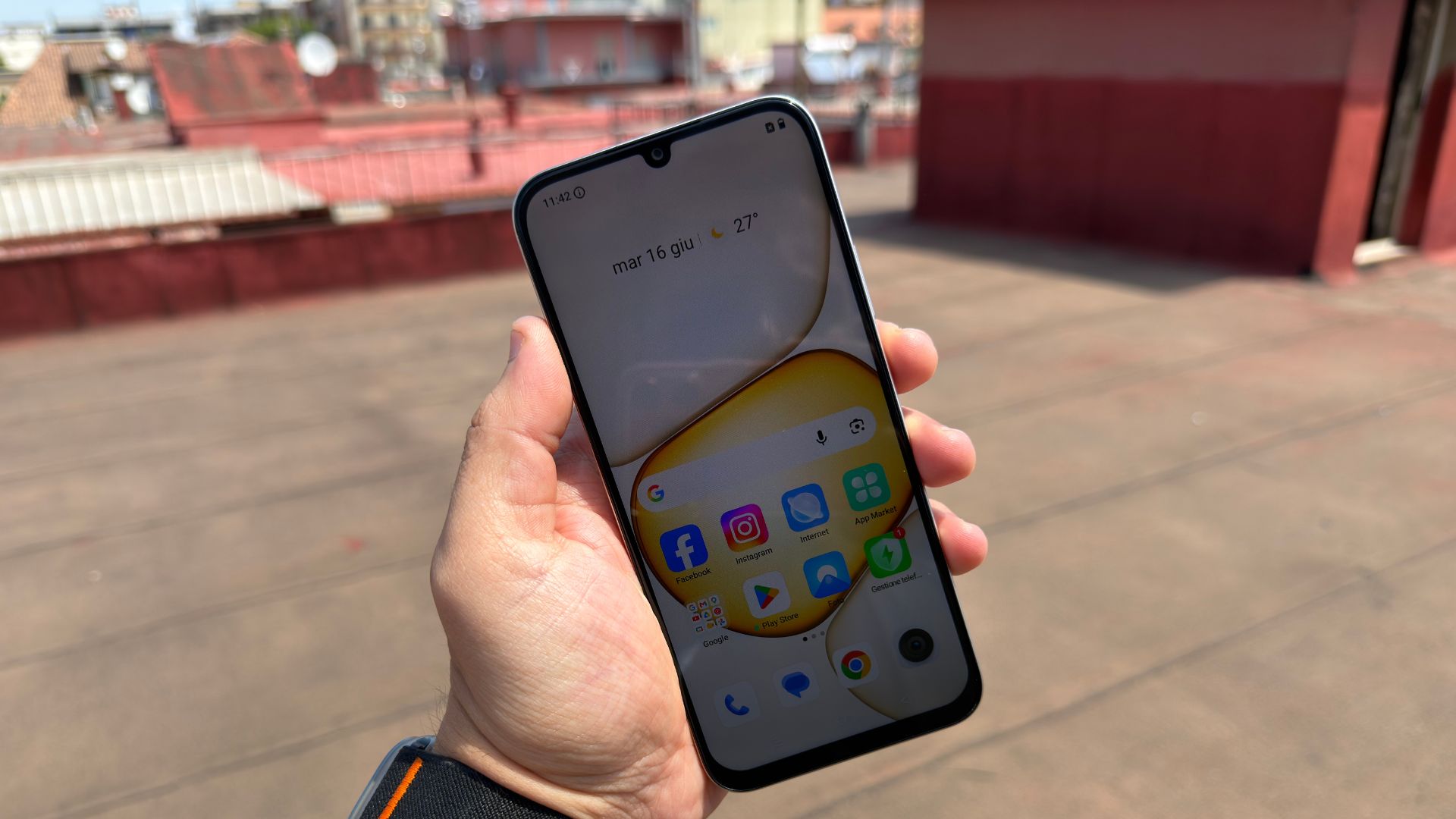 realme P4x: 7.500 mAh di batteria e un design che piacerà | Recensione