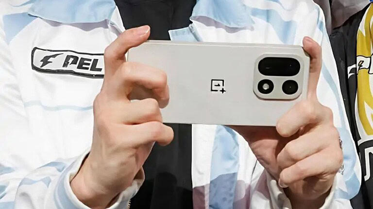 OnePlus 15 e altri si aggiornano: audio su due dispositivi Bluetooth
