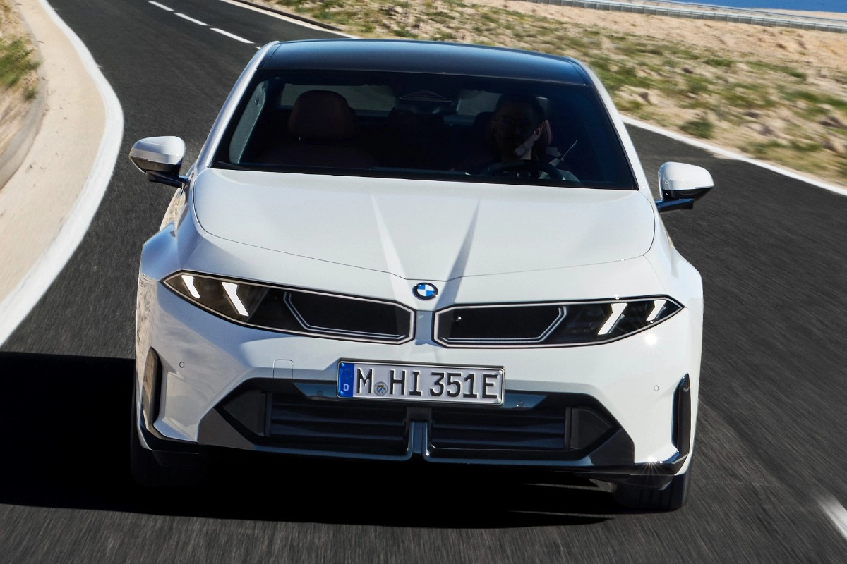Nuova BMW i3 50 xDrive First Edition: l'elettrica che punta in alto