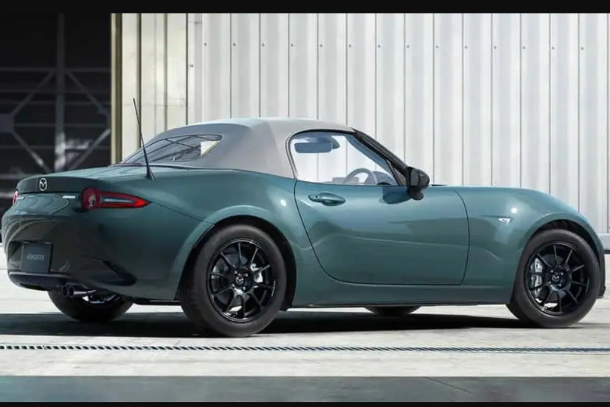 Mazda MX-5 MY27: nuovo colore e 4 CV in più