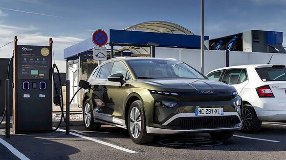 Auto elettrica e caldo: come proteggere la batteria d’estate